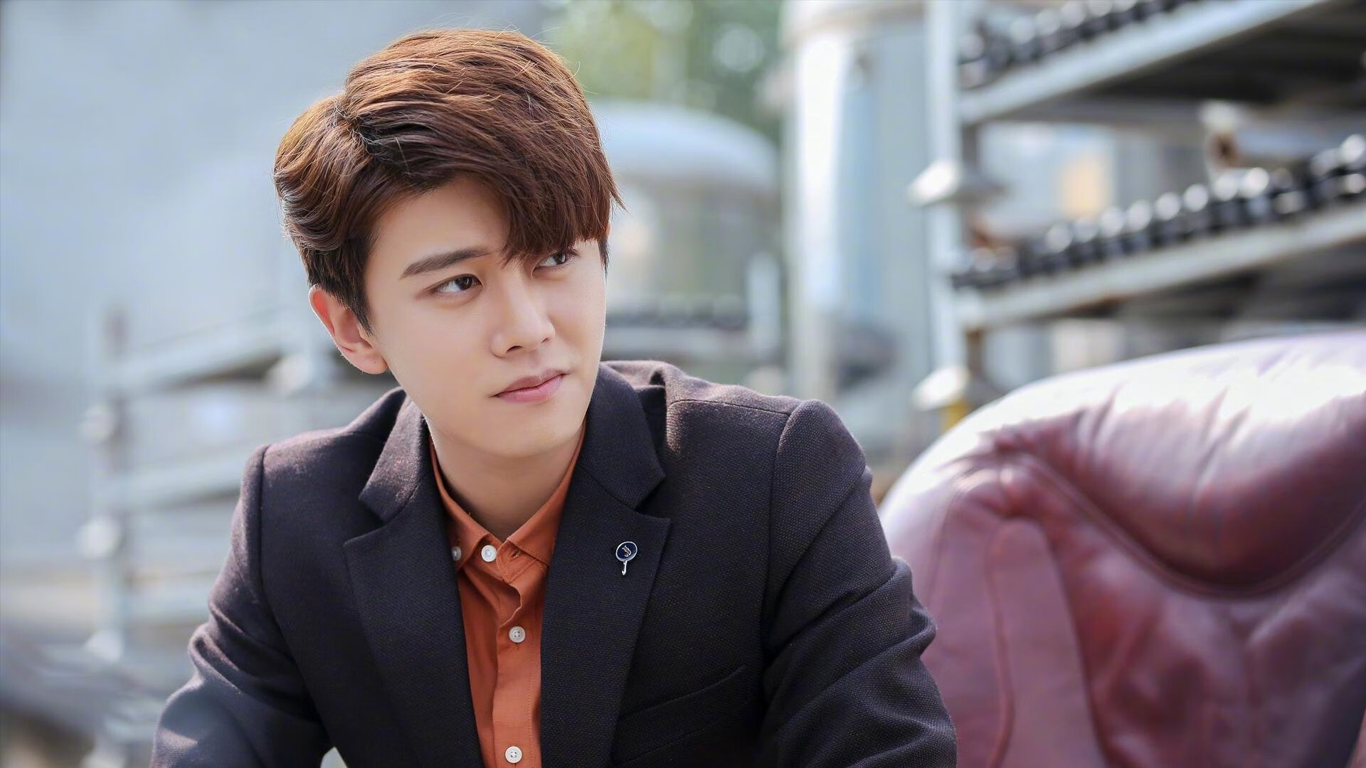 乐鱼官网-森林狼压哨战胜湖人，季后赛首轮中爱德华兹创下生涯新高，森林狼爱德华兹身高臂展