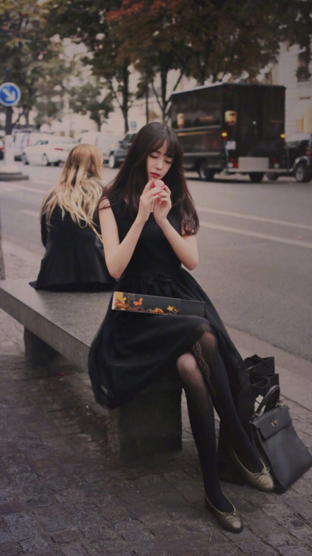 乐鱼体育平台app下载-凯尔·查默斯泳池内外双重突破，查尔斯凯萁是什么品牌