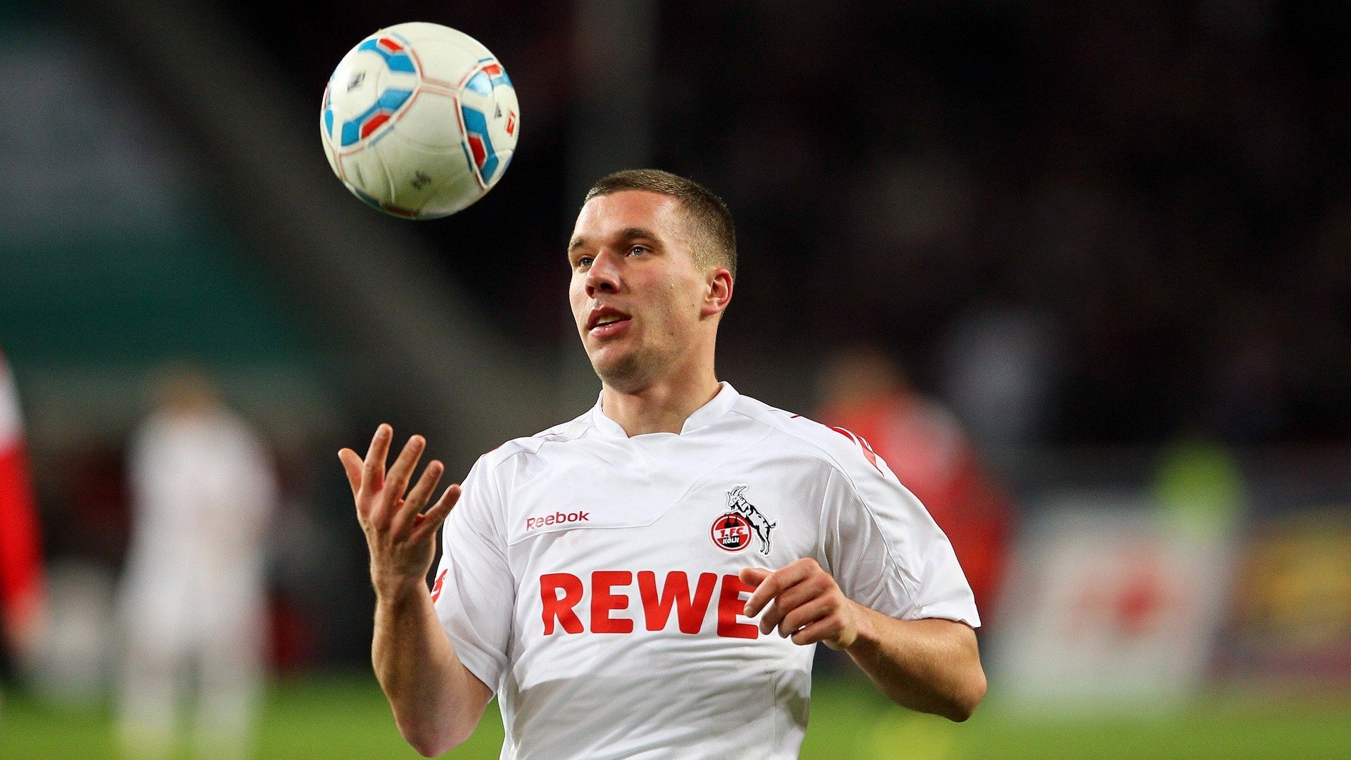 leyu sports-“开幕战风云变幻，谁能捍卫主场荣耀？”，开幕战什么意思