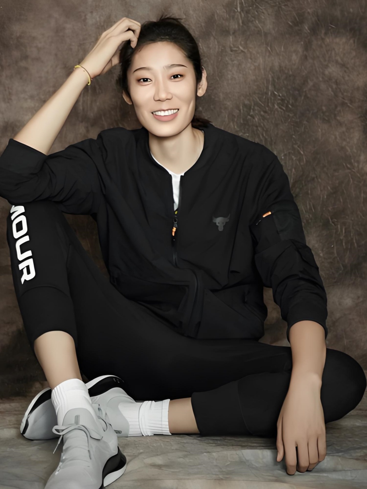 乐鱼体育:老将冯潇霆：分享经验，帮助年轻球员成长的简单介绍