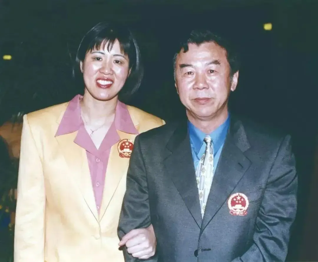 乐鱼体育：中国男篮历史功勋教练：他们的智慧与贡献的简单介绍